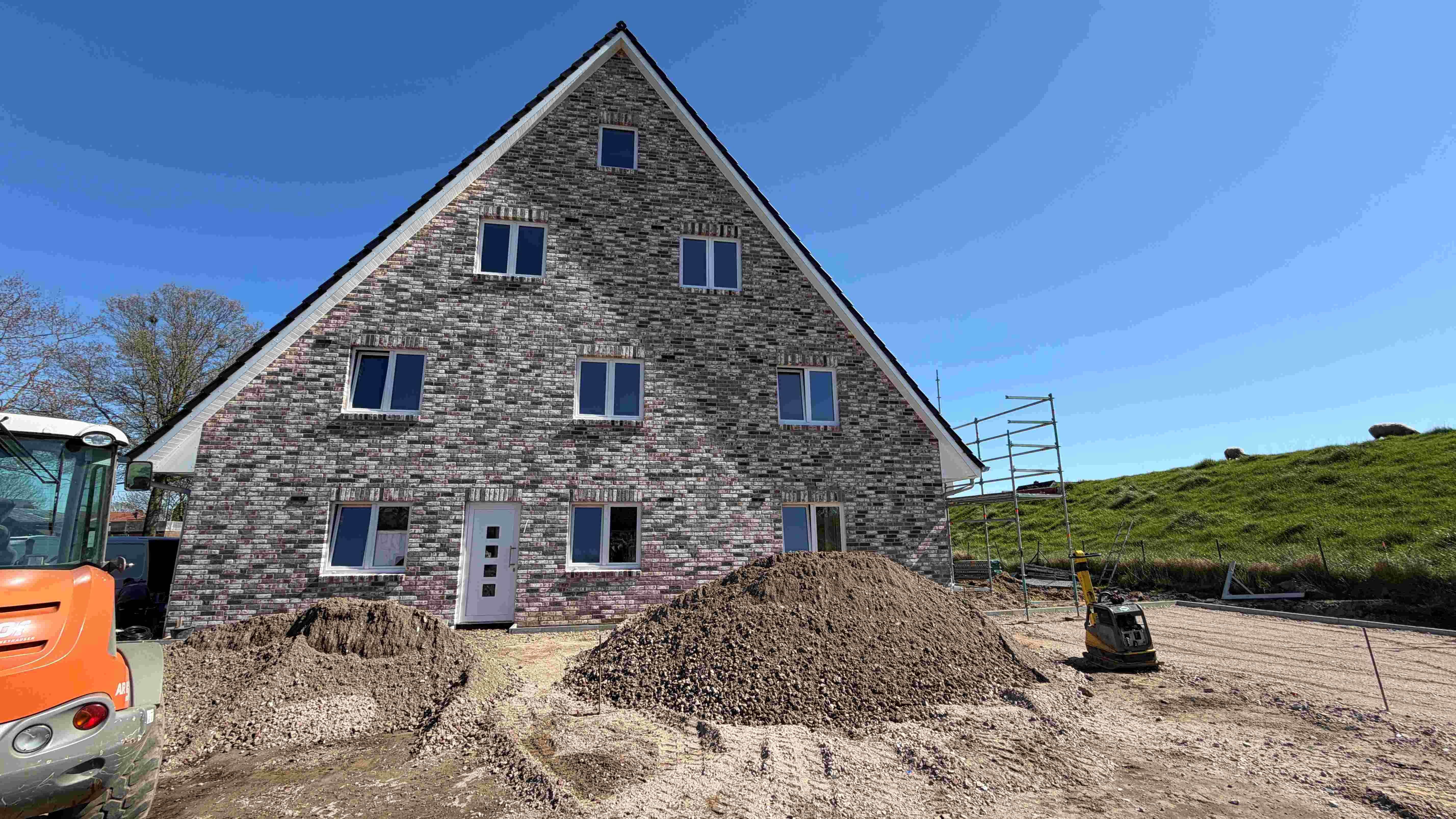 Seitenansicht mit Wohnungseingang