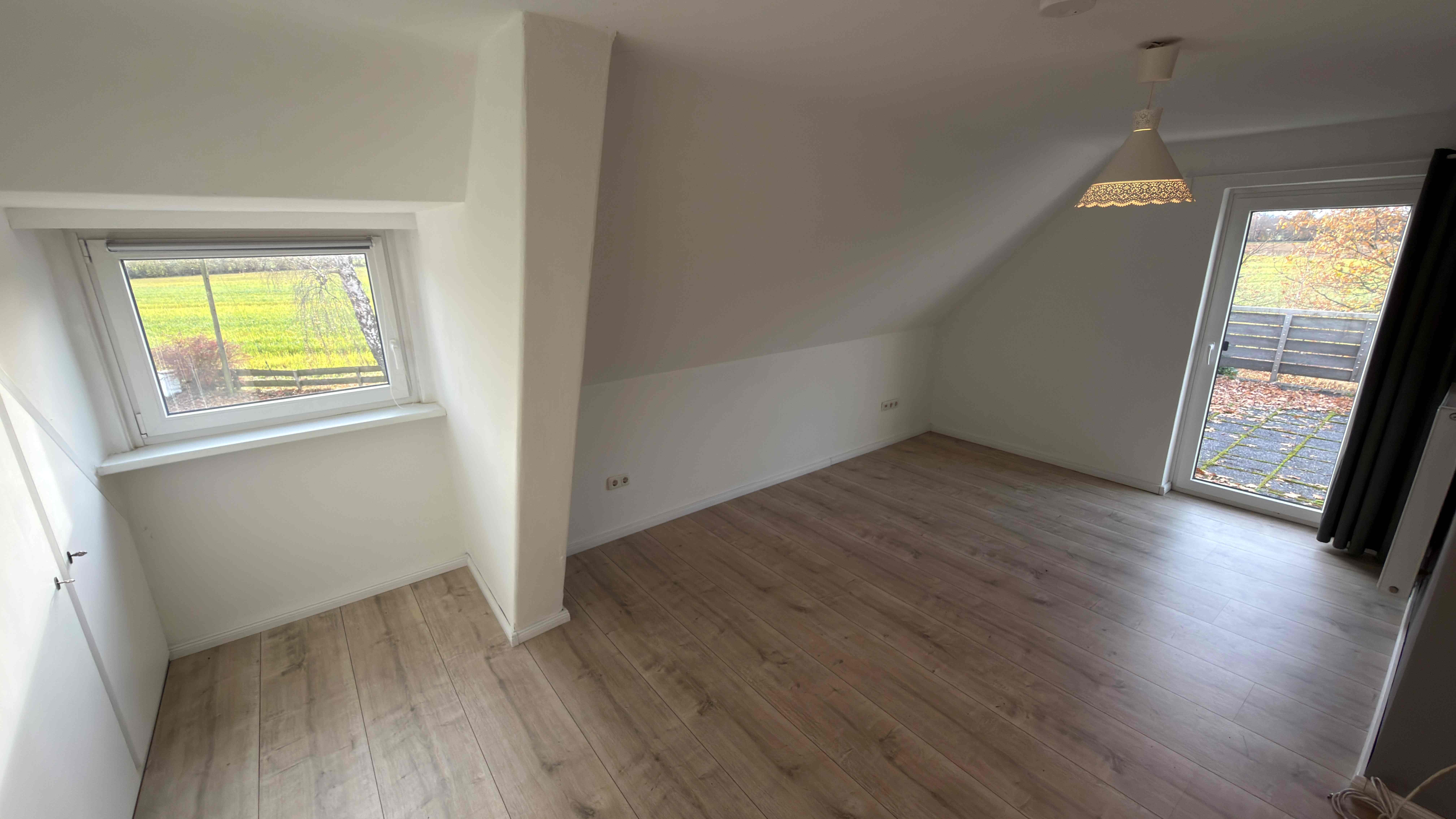 Schlafzimmer 1