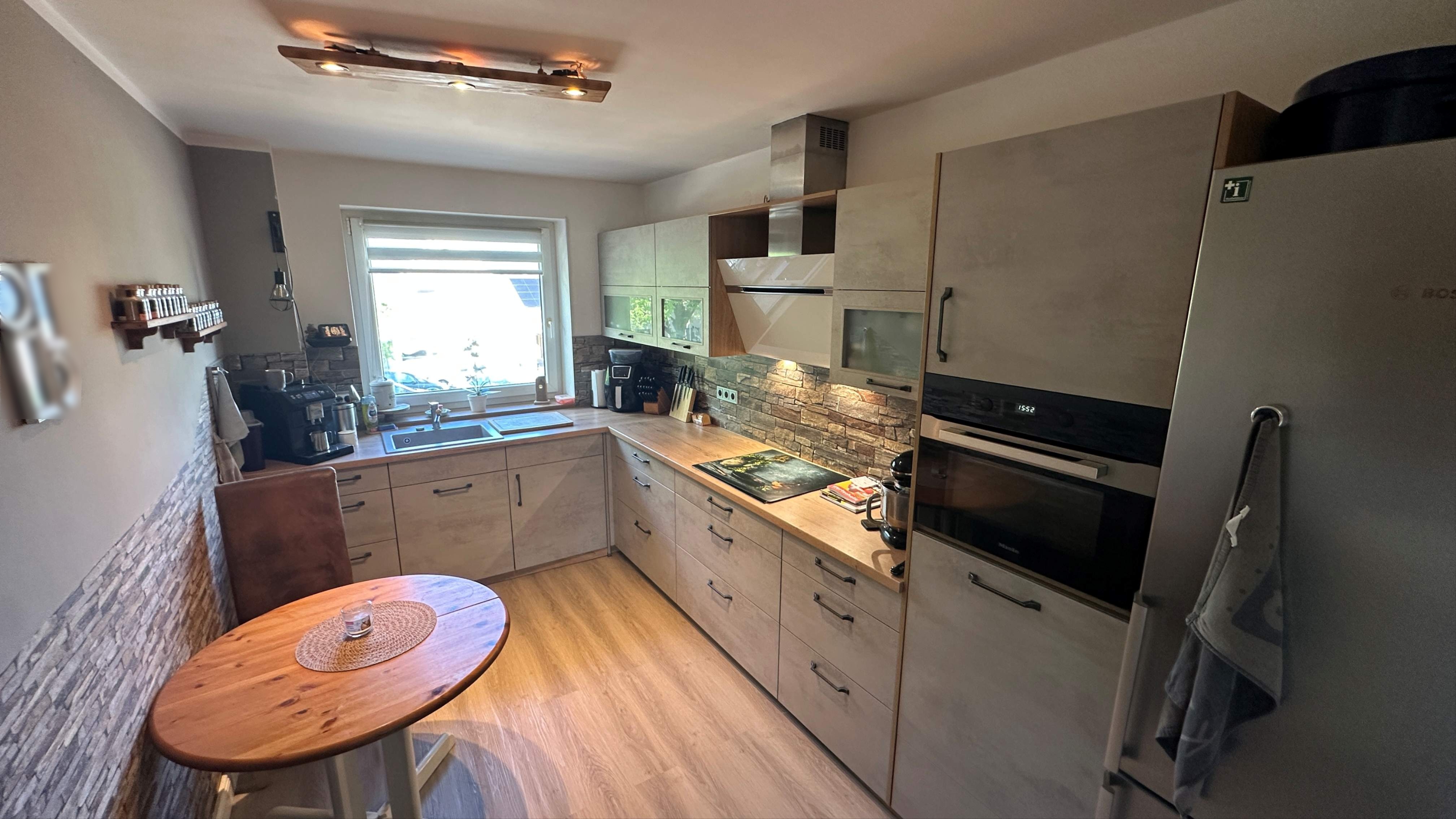 Hochwertige Einbauküche