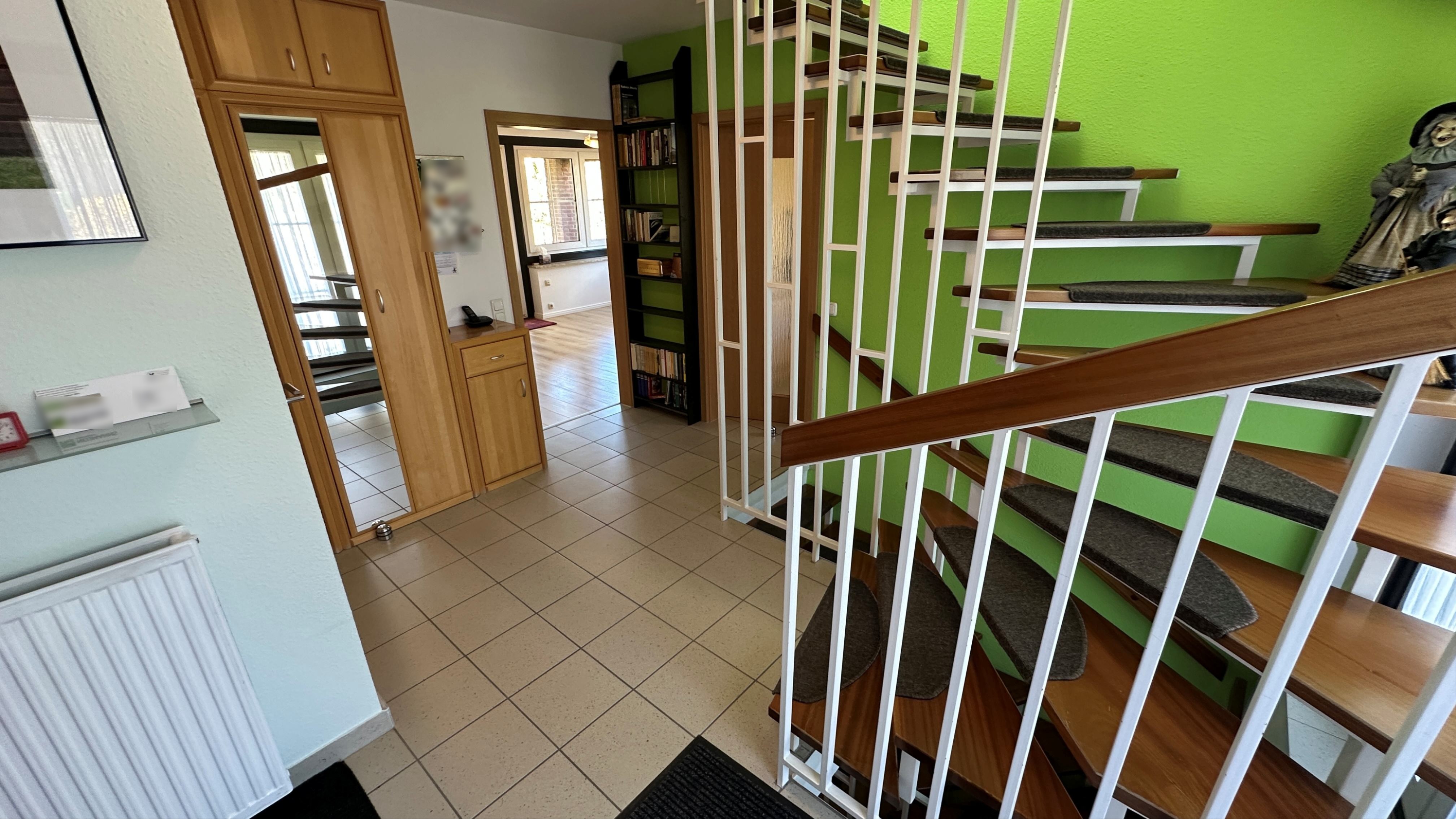 Treppe ins OG in der Diele