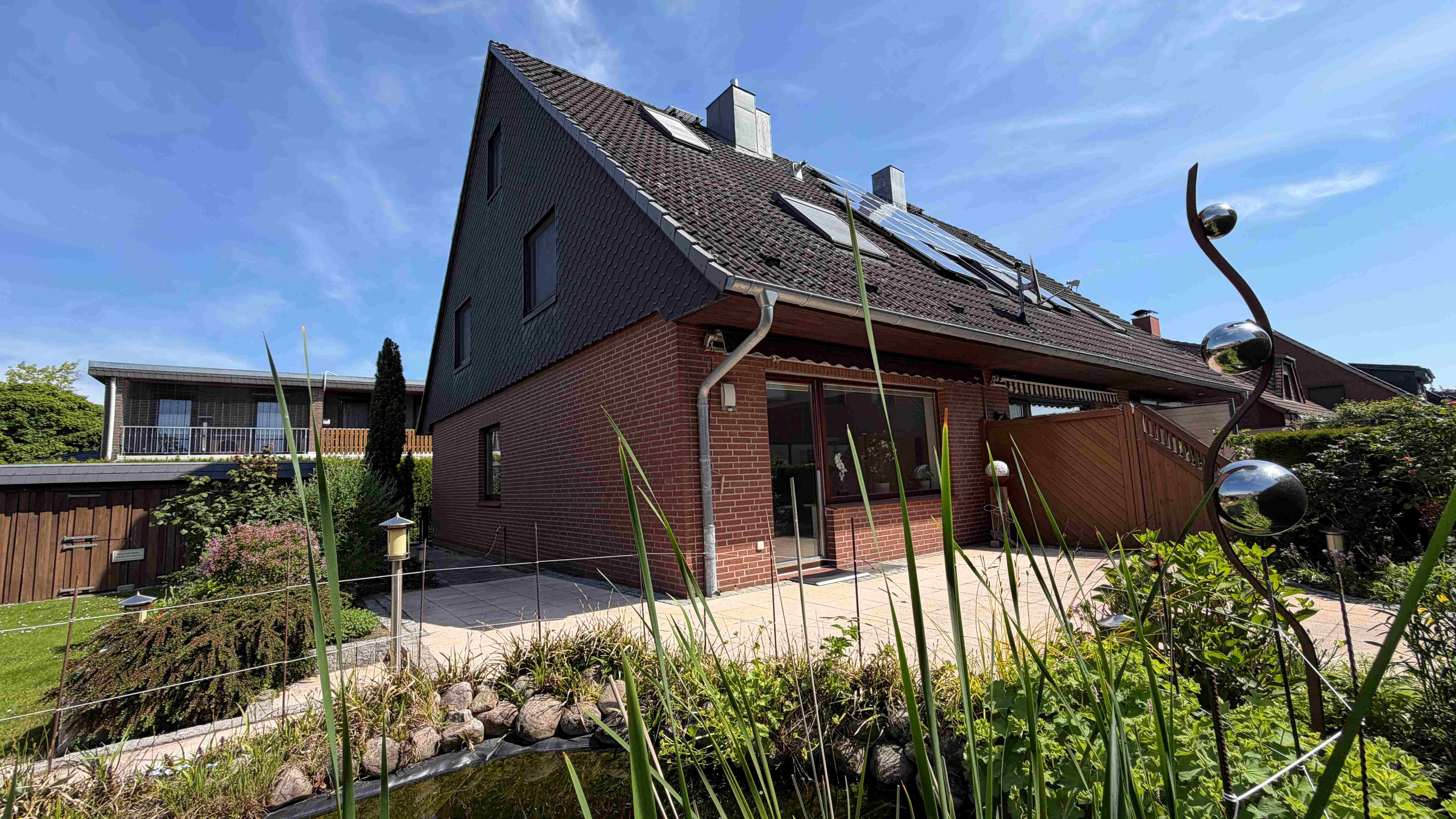 Ankommen, wohlfühlen, zuhause sein – charmantes Endreihenhaus mit Gartenidylle und Vollkeller