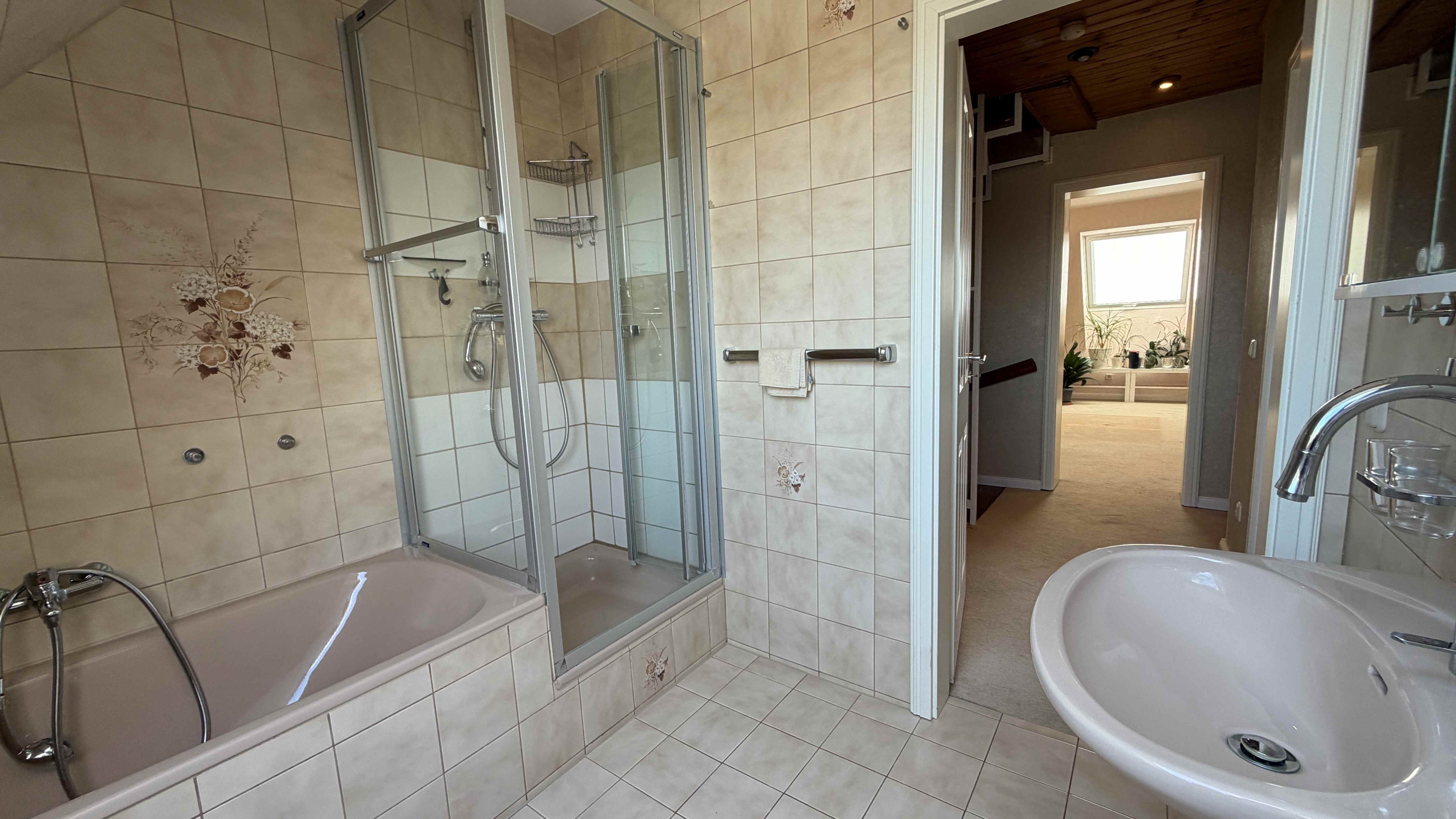 Badezimmer im OG