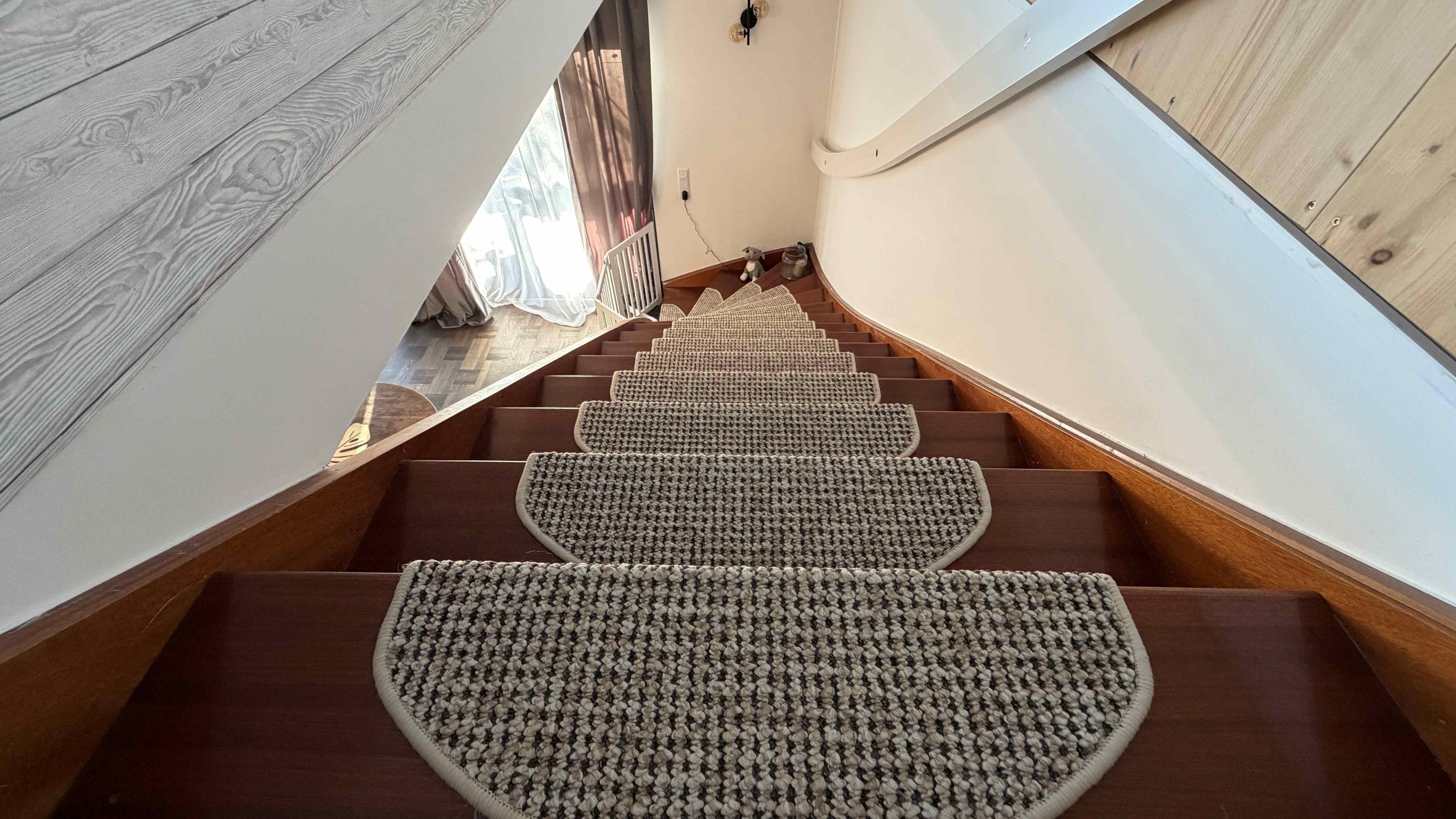Treppe zum Dachgeschoss