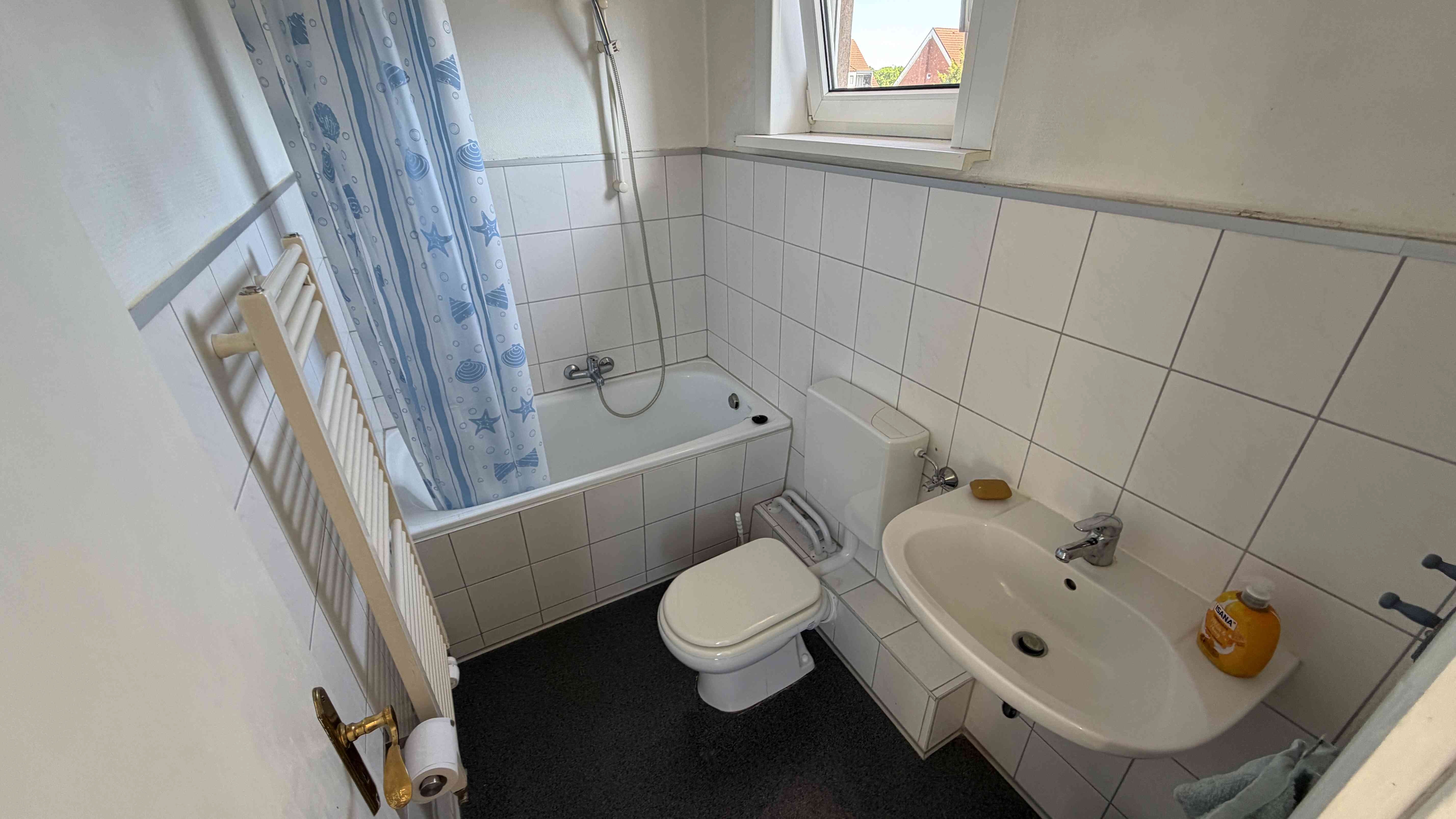 Wannenbad im OG