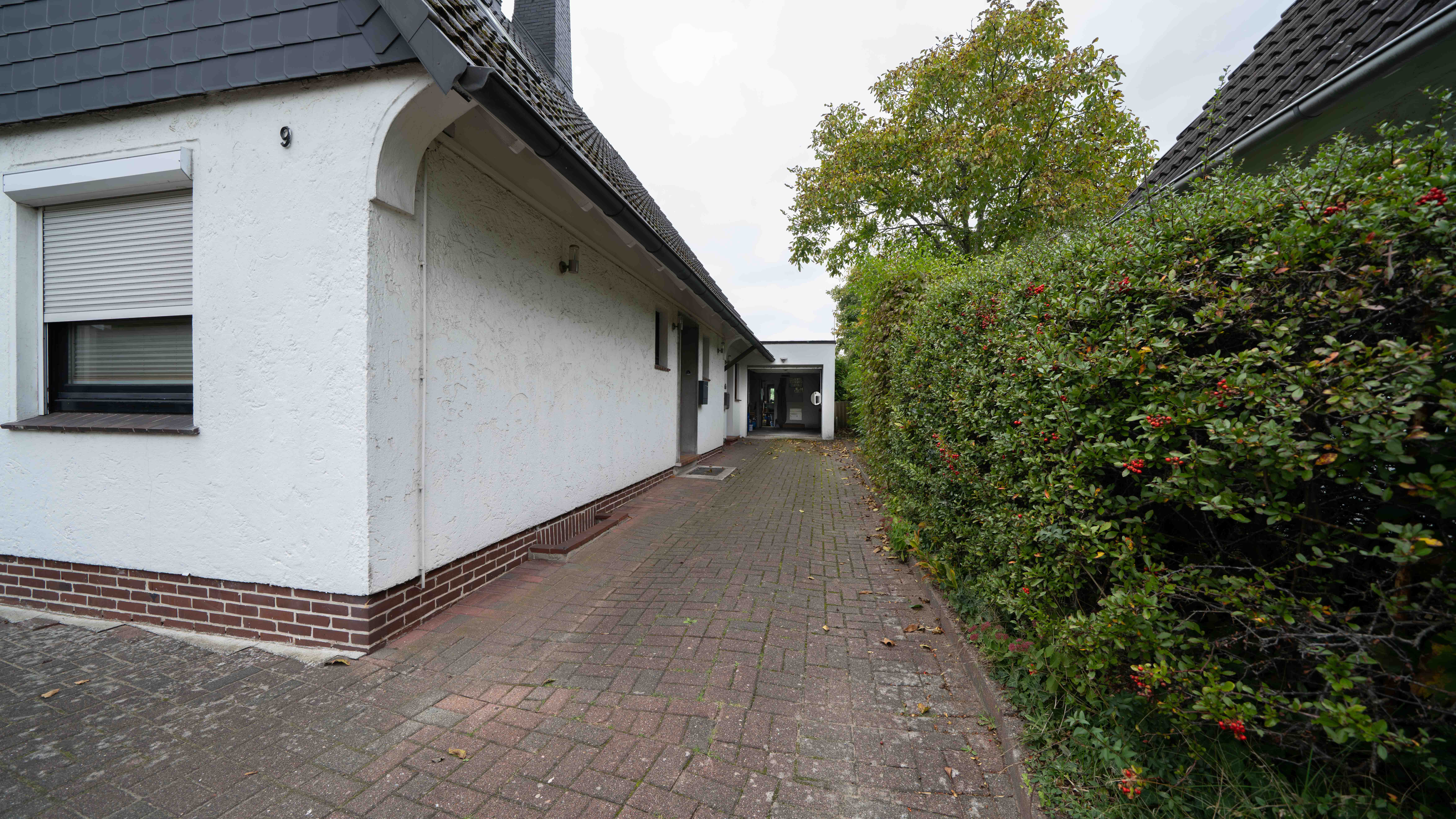 Durchfahrt zur Garage