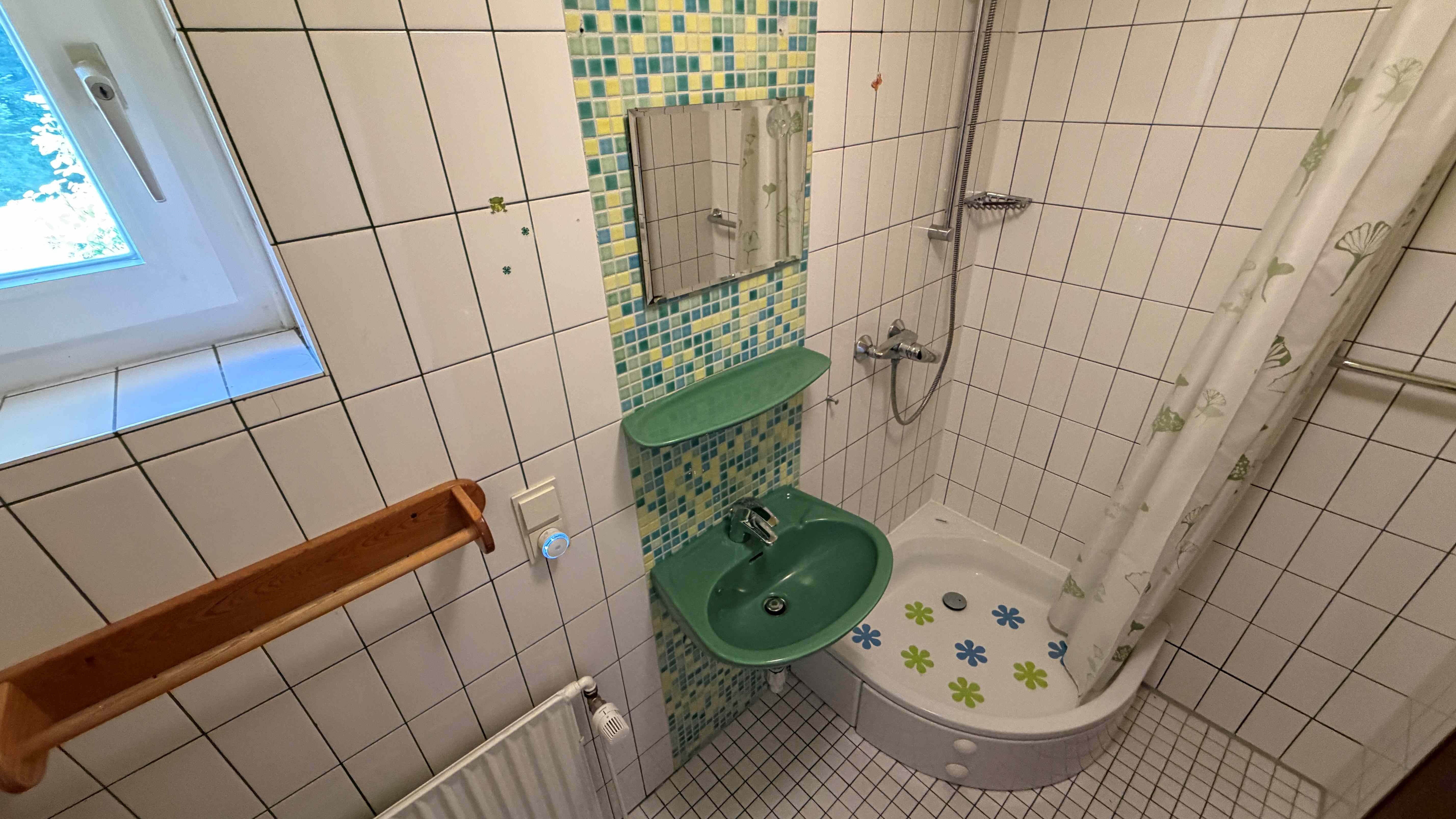 Gäste-WC mit Fenster