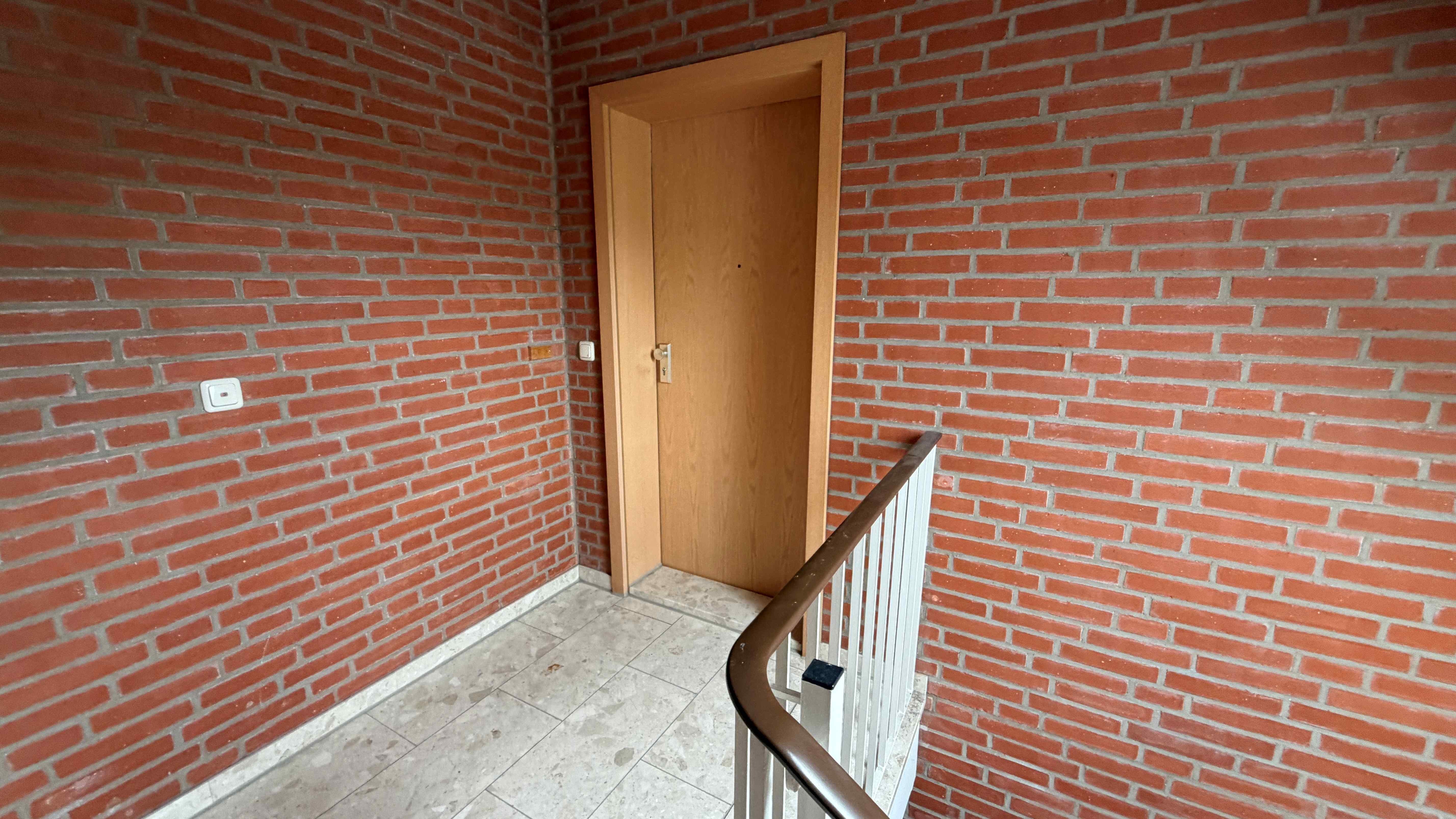 Treppenhaus - Wohnungseingang