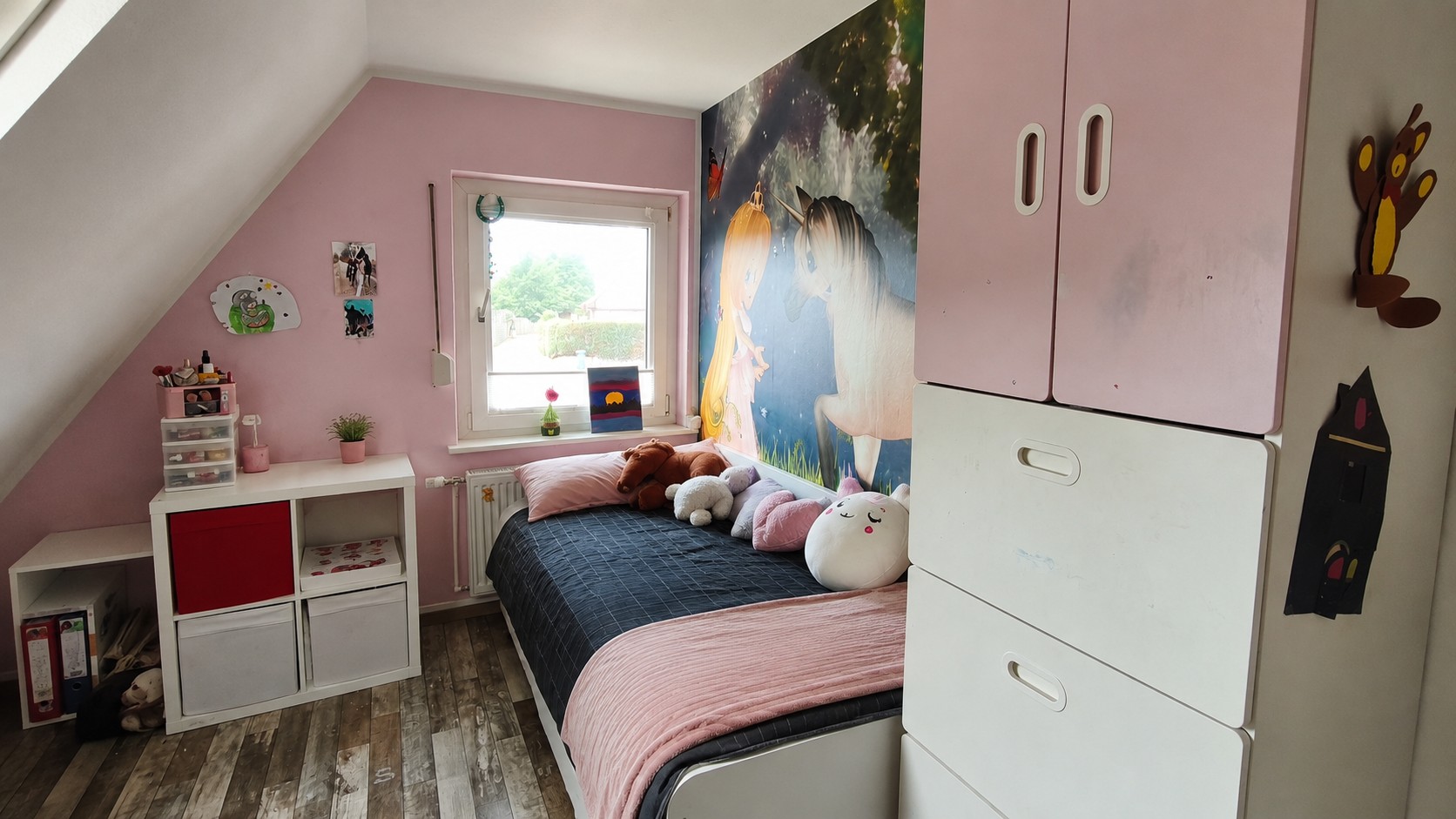 Kinderzimmer OG (Einige Bilder wurden digital mittels KI nachbearbeitet)