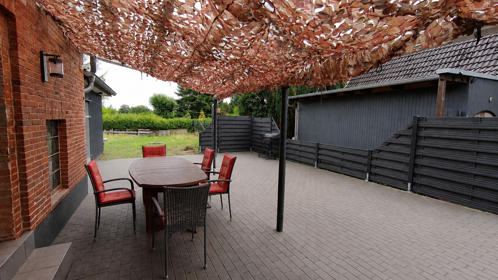 Terrasse - Teilweise überdacht