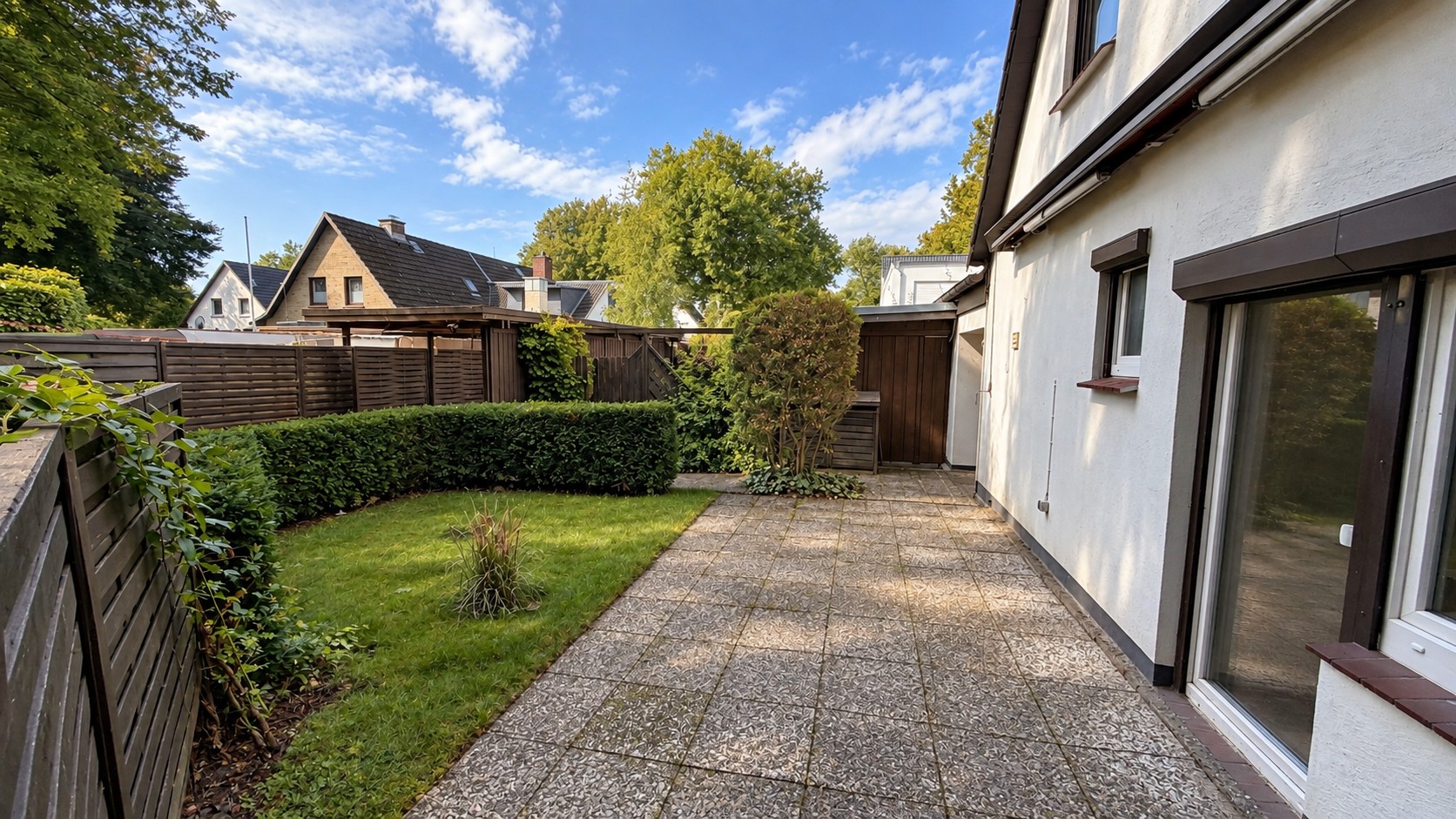 Terrasse mit Garten 2