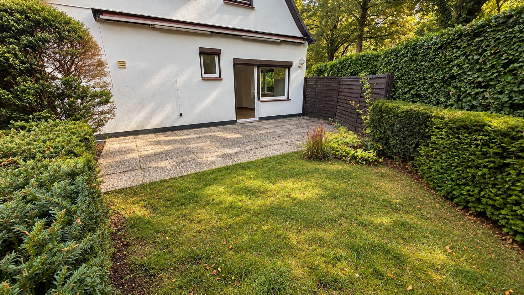 Terrasse mit Garten