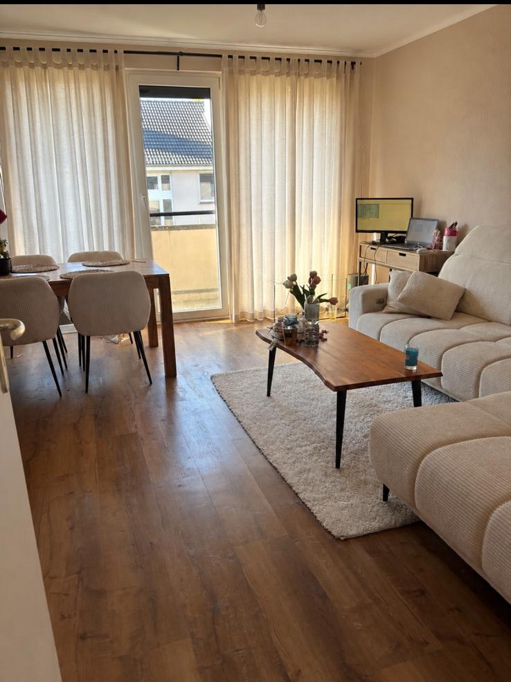 Sehr gepflegte 3-Zimmer-Wohnung mit Balkon in Uetersen