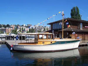 As a boat-building material, wood??fares best in the cold water of the Pacific??Northwest, the Great Lakes and New??England.