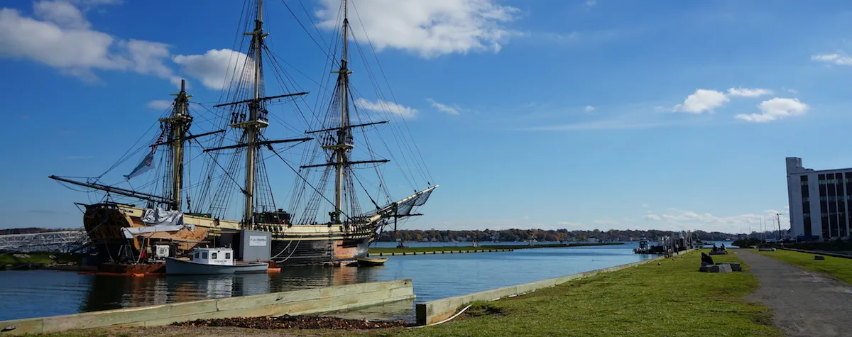 New England's seaside is 473-miles of jagged, craggy eastern edge is a maze of inlets, coves, cliffs, bays and tiny islands.