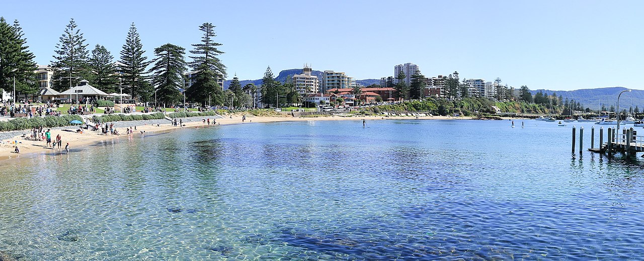 Wollongong Harbour, Cove Beach and the city foreshore