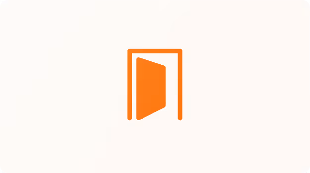 Orange geöffnete Tür auf hellbeigem Hintergrund.