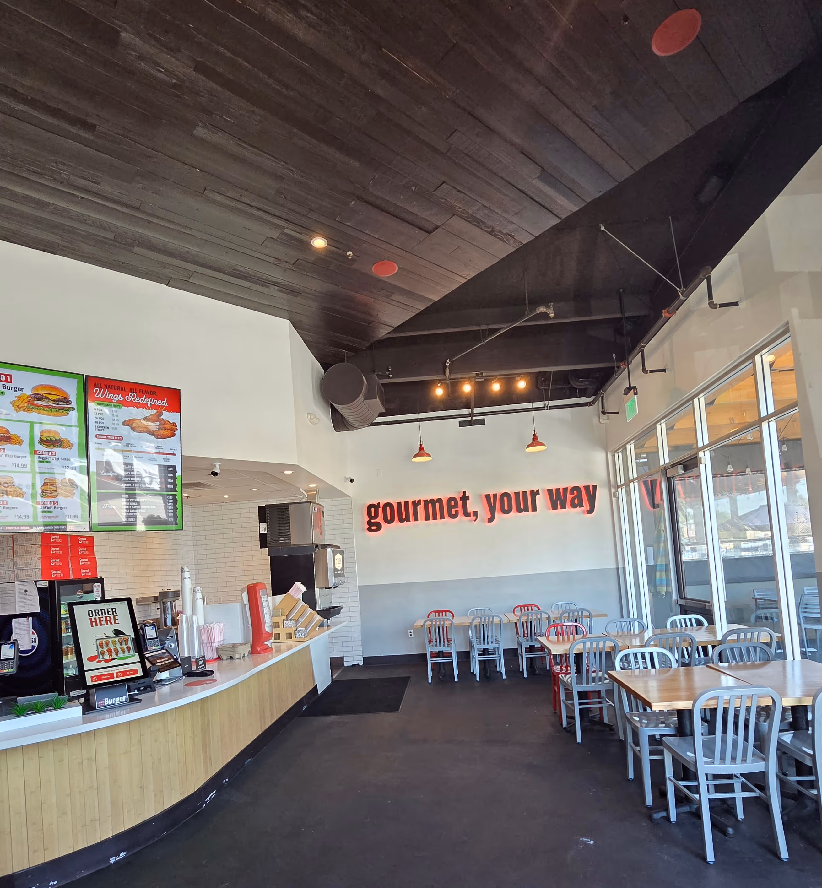 iniBurger Campbell - inside photo 2