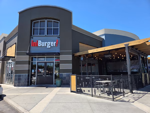 iniBurger Campbell Entrance