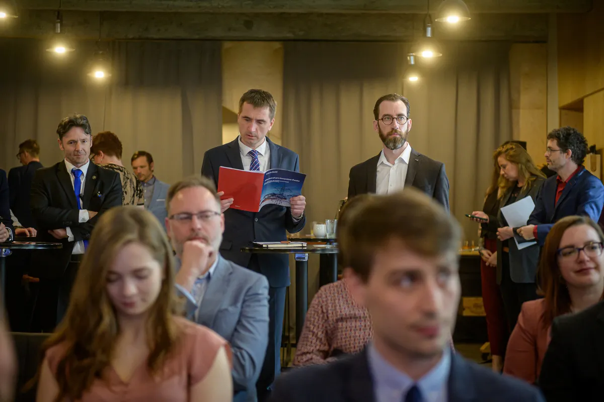 Při představení studie pronesli keynote příspěvky i ministr Lukáš Vlček, předseda Rady ERÚ Jan Šefránek a místopředseda Poslanecké sněmovny Karel Havlíček.