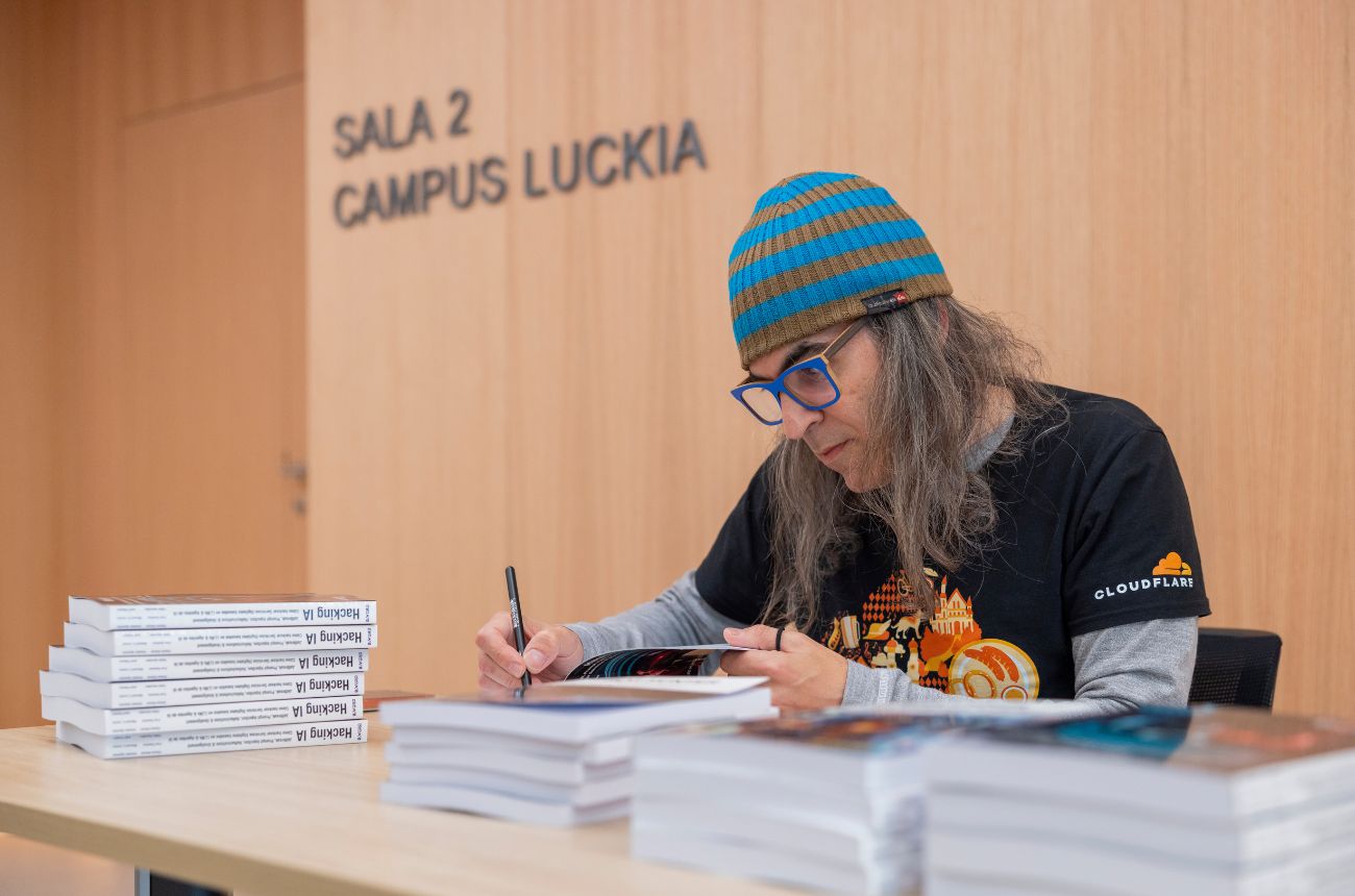 Chema Alonso inaugura las conferencias presenciales de Fundación Luckia en la nueva sede de A Coruña