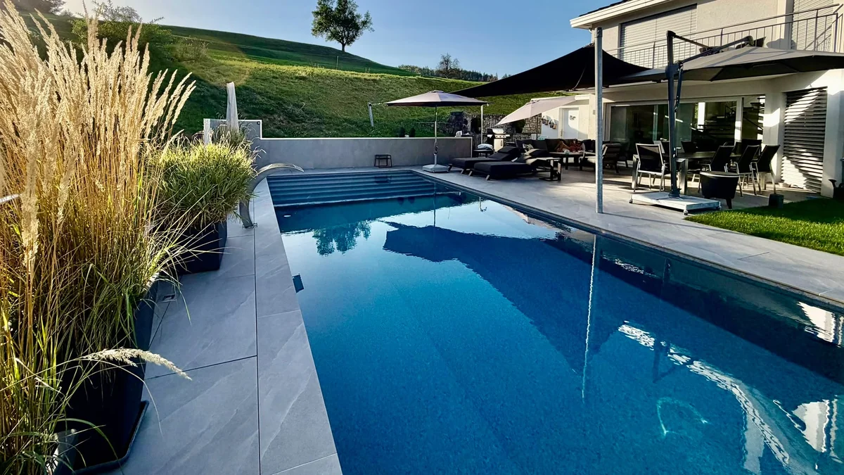 Swimmingpool Busswil