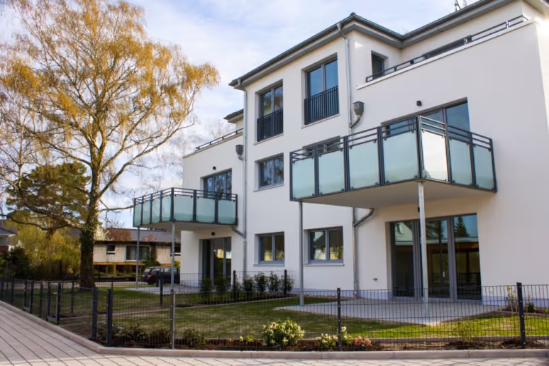 Mehrfamilienhaus