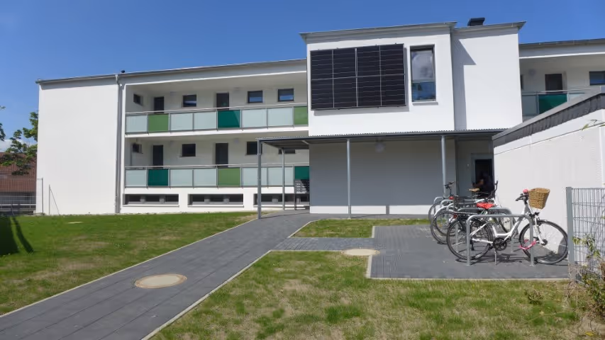 Energetische Modernisierung, Umbau und Erweiterung einer Wohnanlage