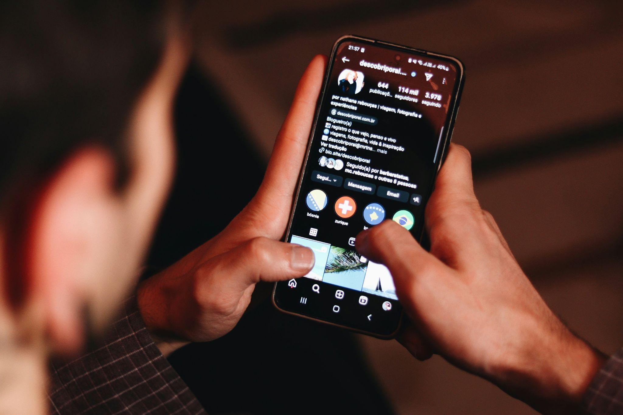 Strong hooks help social content earn attention quickly