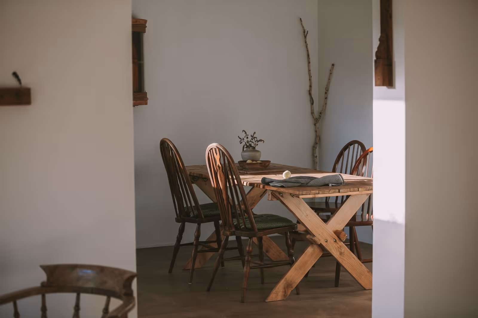 Jelonki 2 // kameralnie w dzikich chaszczach -stół