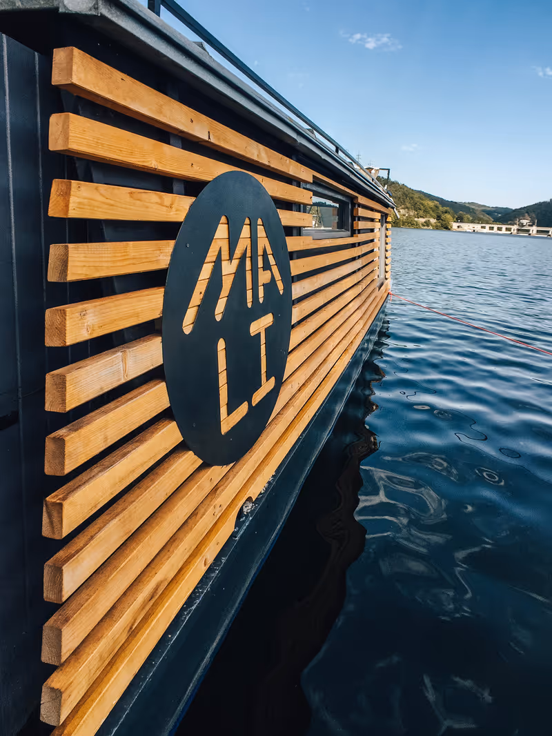 houseboat k pronájmu ubytování na Slapech