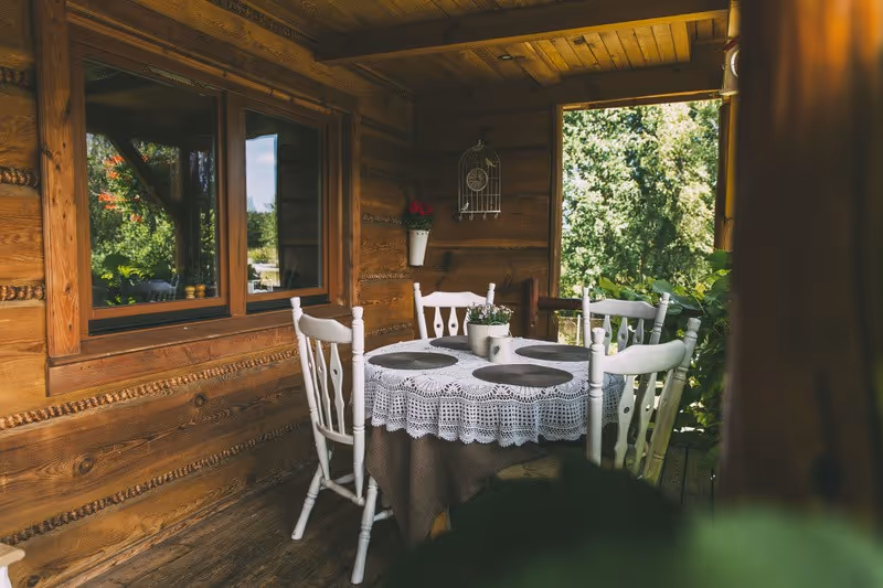 Agroturystyka Mirabelka - stůl na terase