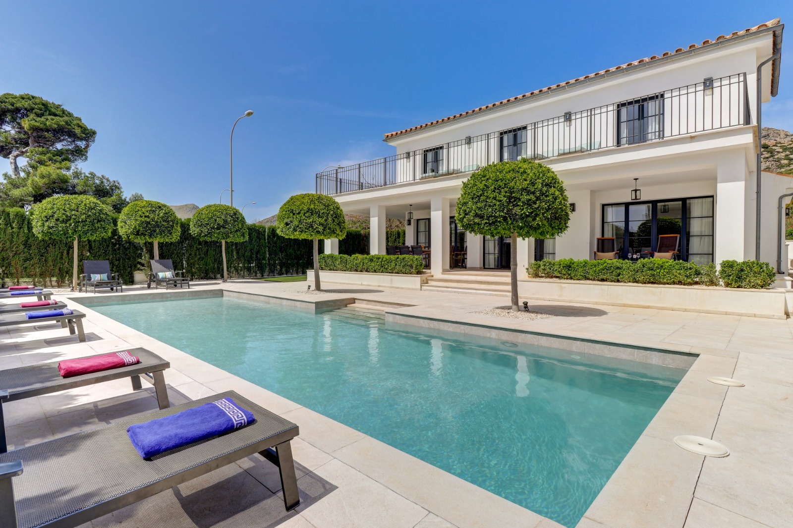 Villa + Pool