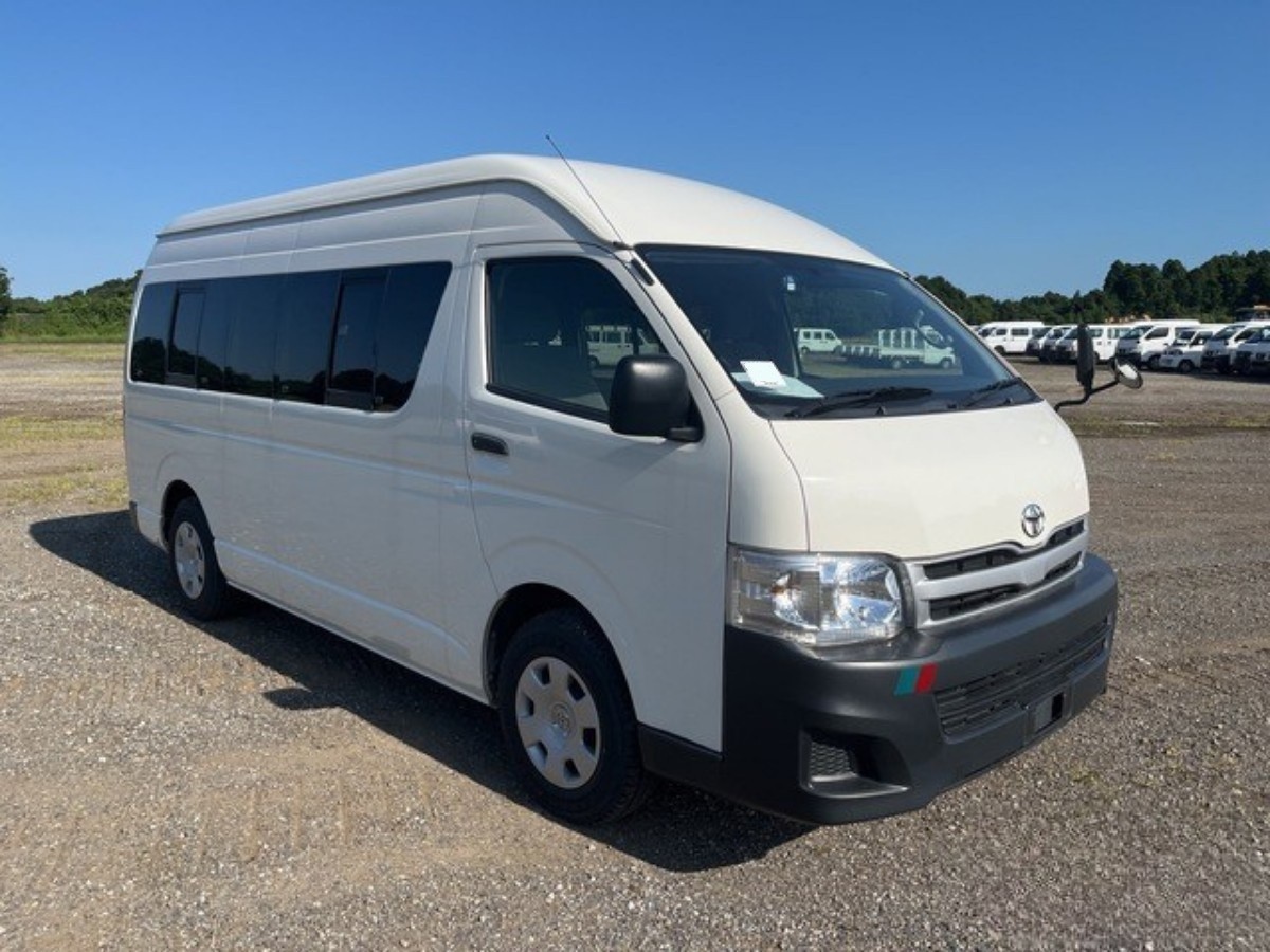 2013 TOYOTA HIACE REGIUS GL  15 Seater