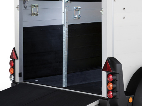 Centre Partition and Interior Kickboard