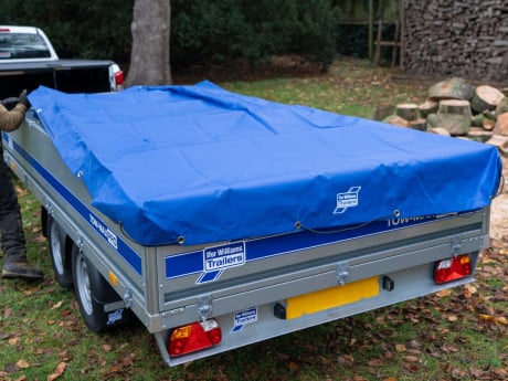  Tarpaulin Cover - A heavy-duty 650g/m² soft tarpaulin cover, tailored to fit snugly over the dropsides or dropside extensions. Secured with a durable elastic bungee cord.