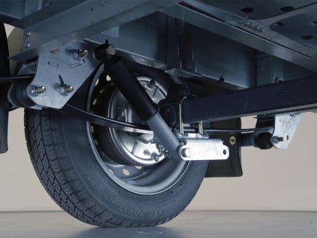  Suspension Damper Kit - Hydraulic suspension dampers can be fitted to each axle to provide an even smoother, more stable towing experience. 