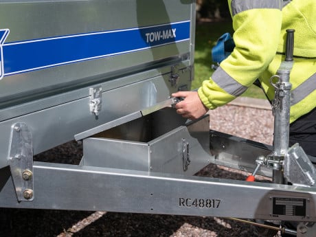  Toolbox - A padlock-able galvanised steel toolbox is securely mounted to the trailer drawbar. Sizes: 400 x 247 x 197mm for 1.47m wide trailers, and 490 x 247 x 197mm for 1.75m wide trailers.