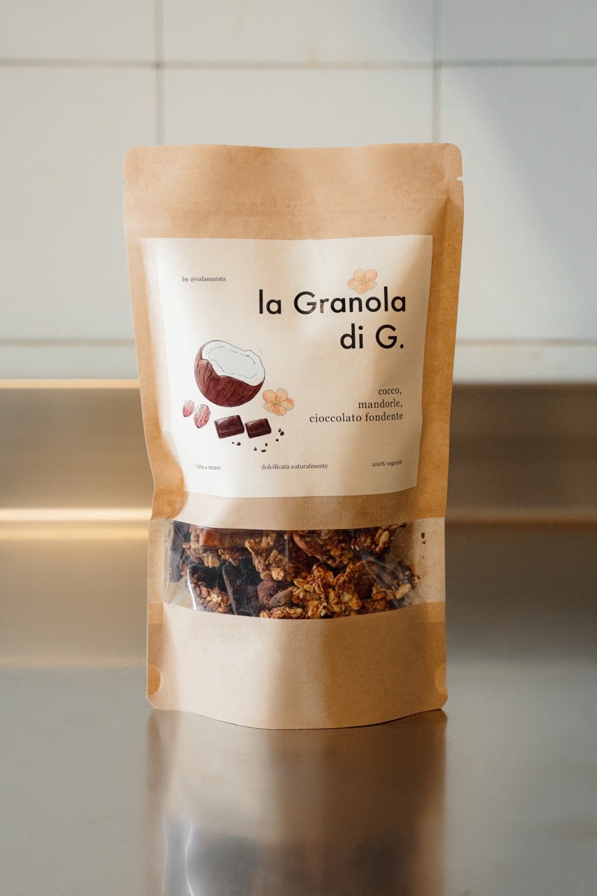 Granola con cocco, mandorle e cioccolato fondente