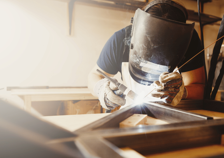 man is hsse clothing welding metal