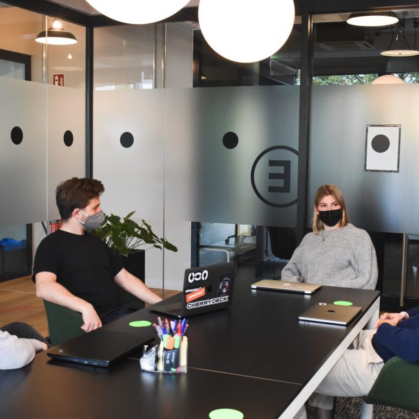 Choosing the best equipment for a phone or video conference