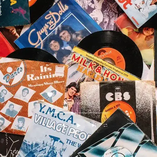 How Label and Artist Services Create Success for Musicians