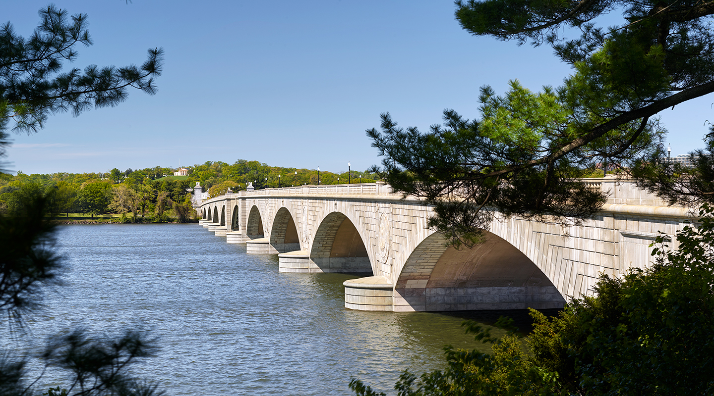 A photo of Arlington Memorial Bridge from the Washington, DC side.