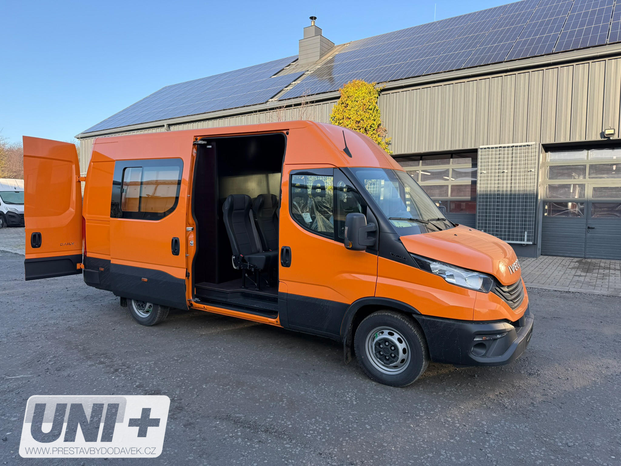 Iveco Daily 35S 12m³ - UNI+X | FIX + prachotěsná dělící stěna