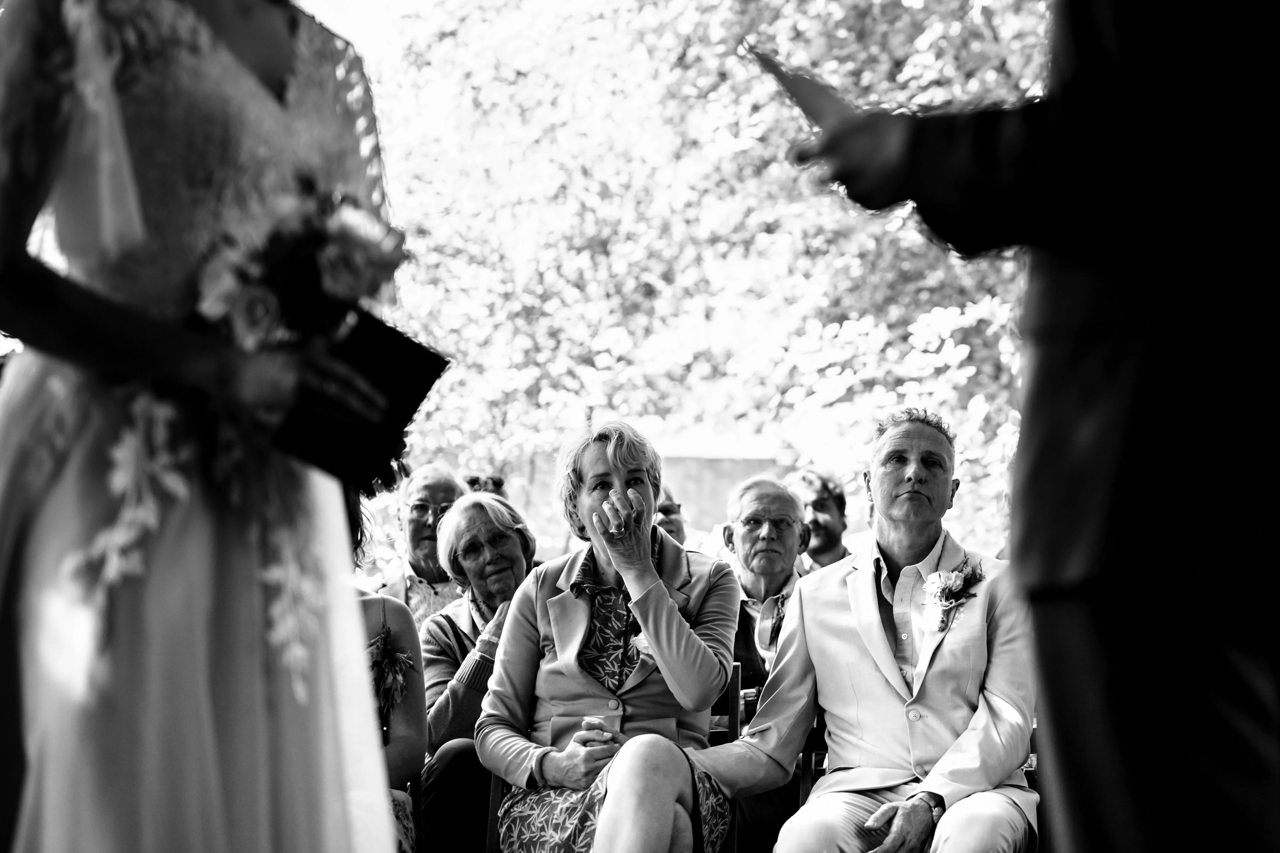 ouders tijdens ceremonie bruidspaar vuurplaats de bilt