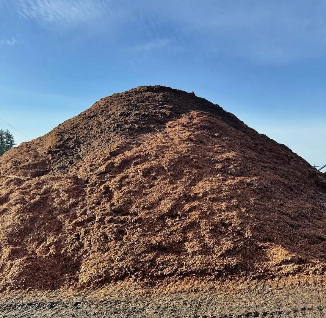 Fine-cut cedar mulch with no mix-ins