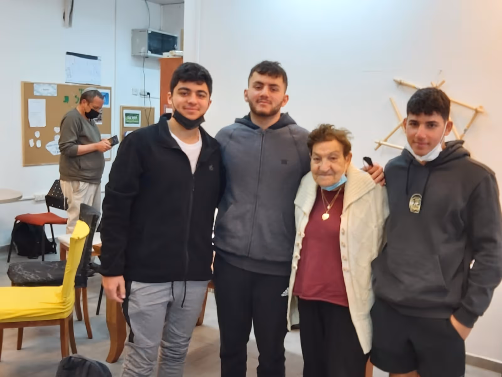 שרה, ינון, שחר וליאור. לאחר שמיעת העדות.