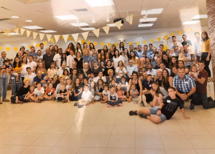 יום הולדת ה-100 של הלנה שהיה בשנת 2019, מסביבה כל הצאצאים שלה- הילדות שלה, הנכדים שלה, הנינים שלה וכו