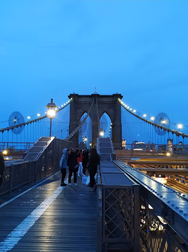 Photo of the Brooklyn Bridge