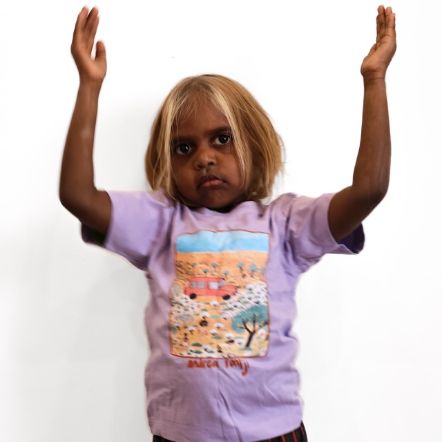 Kids T-shirt - Mpaltjarta (Bush Orange) Bushfruit Story - Lilac