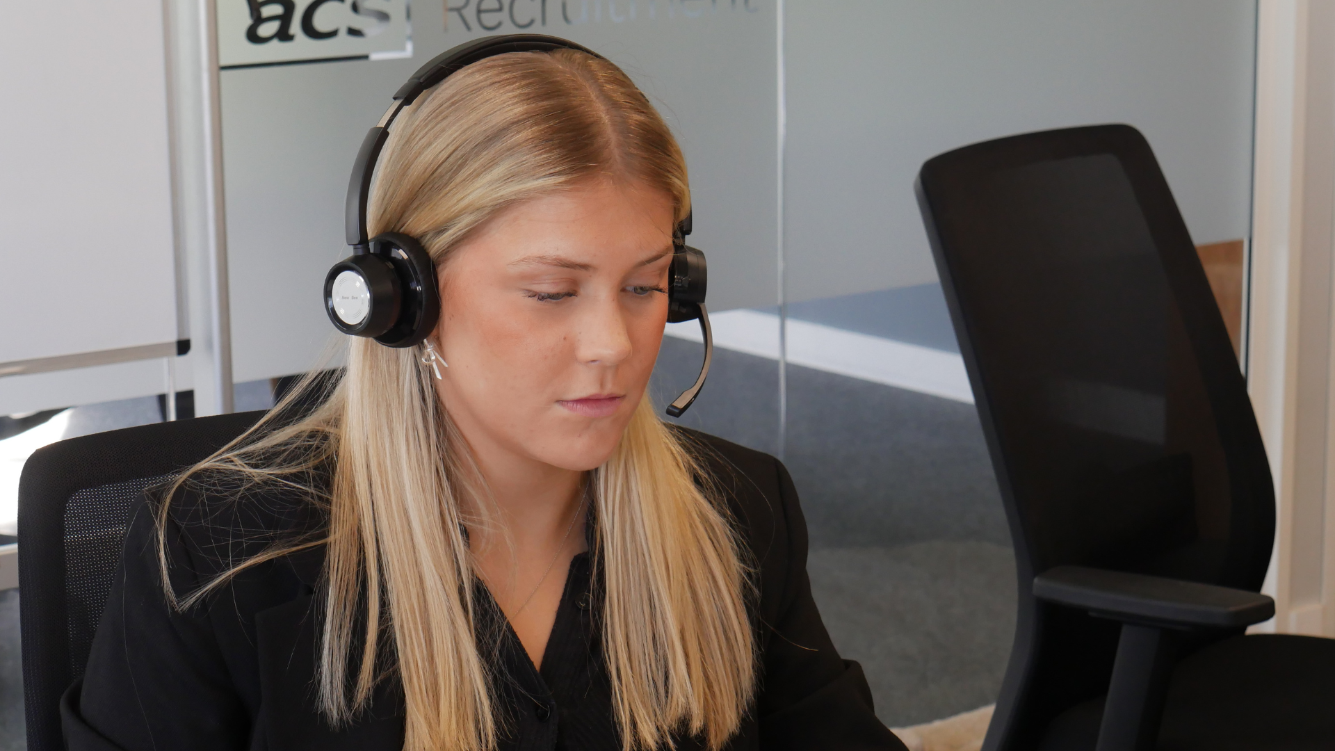 Why Are Logistics Companies Struggling to Hire?